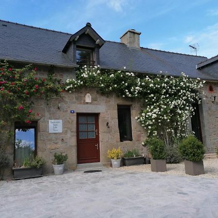 Pierre-Feuille-Ciseaux Parigné Exterior foto