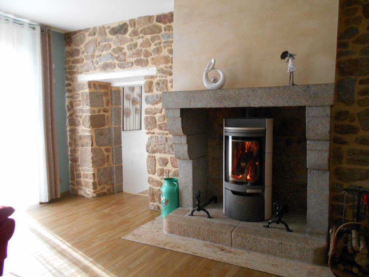 Pierre-Feuille-Ciseaux Parigné Exterior foto