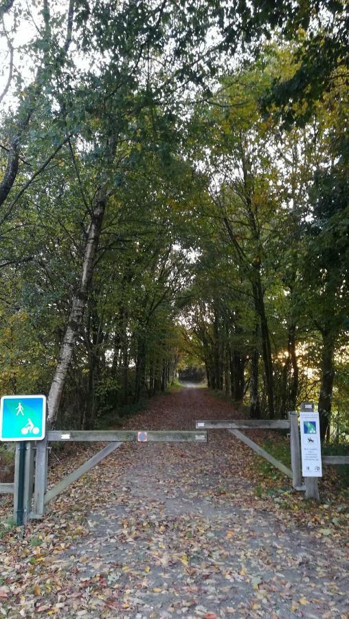 Pierre-Feuille-Ciseaux Parigné Exterior foto